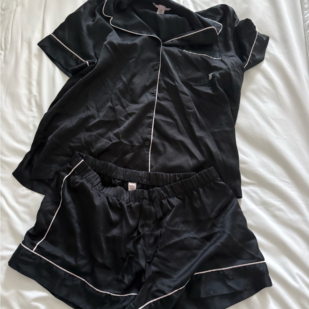Victoria’s Secret Satin Pajama Sets size large